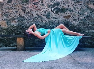 Daniela Luján feet photo thumbnail