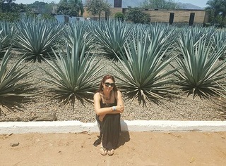 Daniela Luján feet photo thumbnail