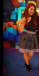 Daniela Luján feet photo thumbnail