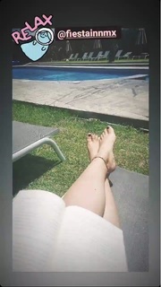 Daniela Luján feet photo thumbnail