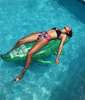 Daniela Melchior feet photo thumbnail