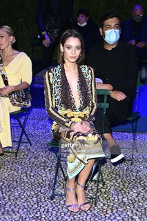 Daniela Melchior feet photo thumbnail