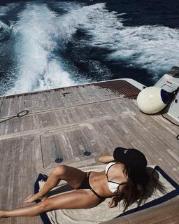 Daniela Melchior feet photo thumbnail