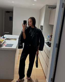 Daniela Melchior feet photo thumbnail
