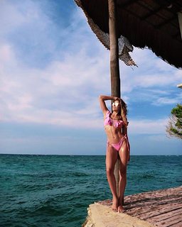 Daniela Ospina feet photo 5