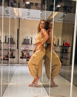 Daniela Ospina feet photo 2