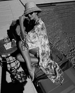 Daniela Pestova feet photo 3