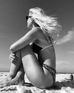 Daniela Pestova feet photo 3