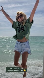 Daniela Pestova feet photo 7