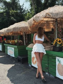 Daniela Pestova feet photo 2