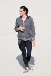 Daniela Ruah feet photo thumbnail
