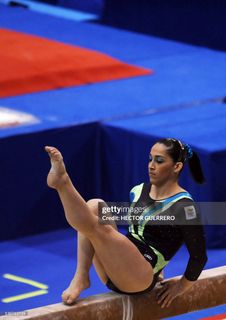 Daniele Hypólito feet photo 9