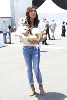 Daniella Alonso feet photo thumbnail