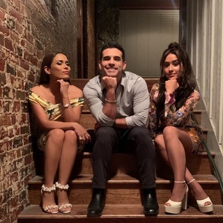 Daniella Alonso feet photo thumbnail