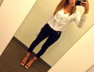 Daniella Monet feet photo thumbnail