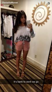 Daniella Monet feet photo thumbnail