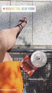 Daniella Monet feet photo thumbnail