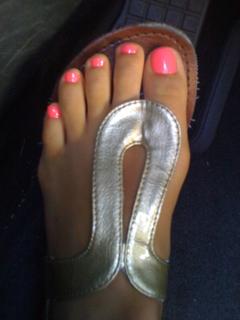 Daniella Monet feet photo thumbnail