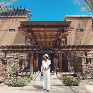 Daniella Monet feet photo thumbnail