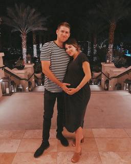 Daniella Monet feet photo thumbnail