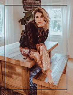 Daniella Monet feet photo thumbnail