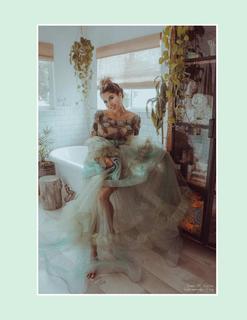 Daniella Monet feet photo thumbnail