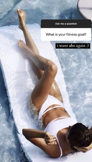Daniella Monet feet photo thumbnail