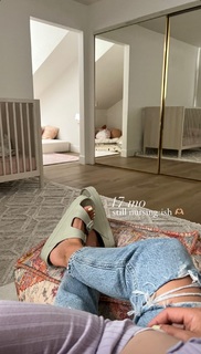 Daniella Monet feet photo thumbnail