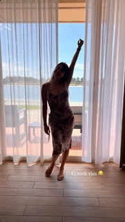 Daniella Monet feet photo thumbnail