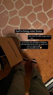 Daniella Monet feet photo thumbnail