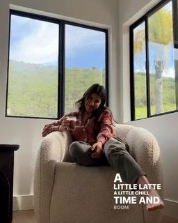 Daniella Monet feet photo thumbnail