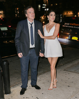 Daniella Pick feet photo thumbnail