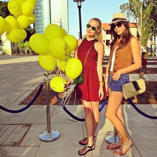 Daniella Pick feet photo thumbnail