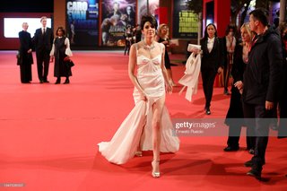 Daniella Pick feet photo thumbnail