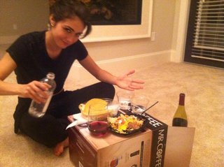 Daniella Pineda feet photo thumbnail