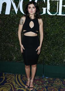 Daniella Pineda feet photo thumbnail