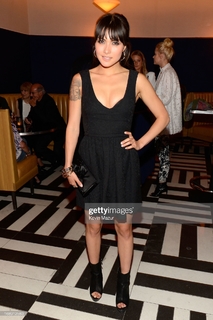 Daniella Pineda feet photo thumbnail