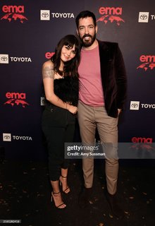 Daniella Pineda feet photo thumbnail