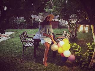 Daniella Rahme feet photo thumbnail