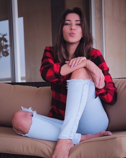 Daniella Rahme feet photo thumbnail
