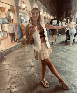 Daniella Rahme feet photo thumbnail