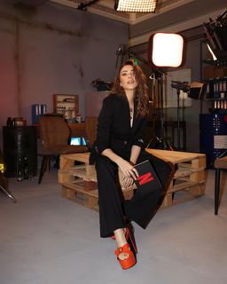 Daniella Rahme feet photo thumbnail