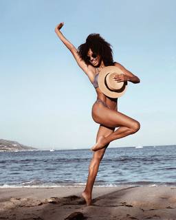Danielle Acoff feet photo 4