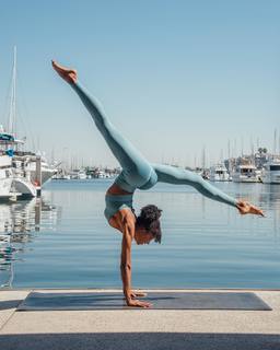 Danielle Acoff feet photo 8