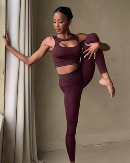 Danielle Acoff feet photo 4