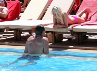 Danielle Armstrong feet photo 1