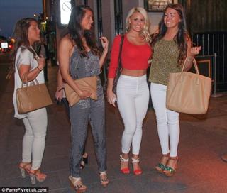 Danielle Armstrong feet photo 6