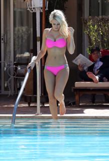 Danielle Armstrong feet photo 5