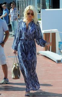 Danielle Armstrong feet photo 3