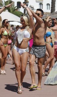 Danielle Armstrong feet photo 7